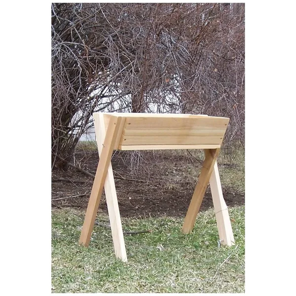 Stovall 17F wildlife Manger Feeder