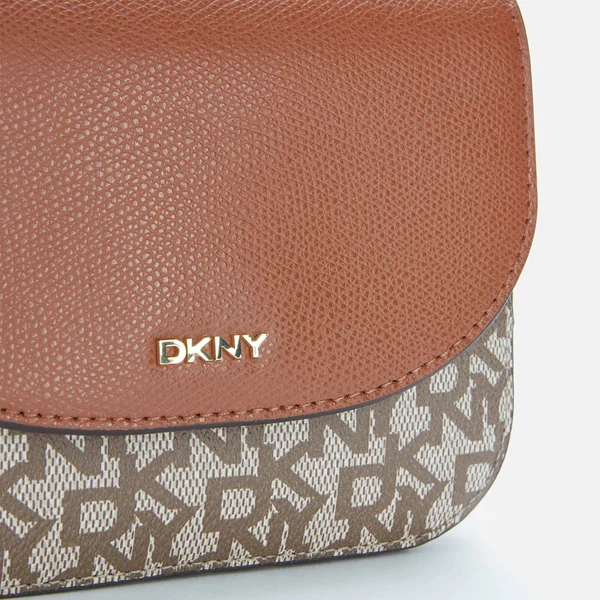 Dkny Women's Felicia - Flap Cross Body Bag - Tu0026C Logo - Chino/Caramel Tan