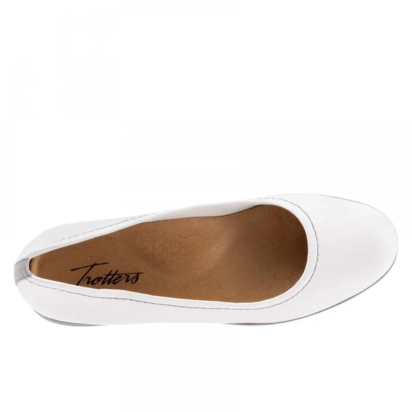 Trotters Darcey Flat - Women's - White - Size 6.5