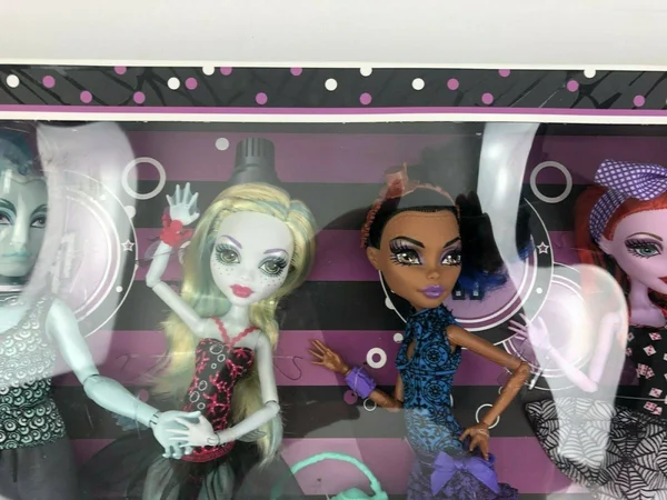 Monster High Skull Shores 5 Pack W 3 Exclusive Dolls