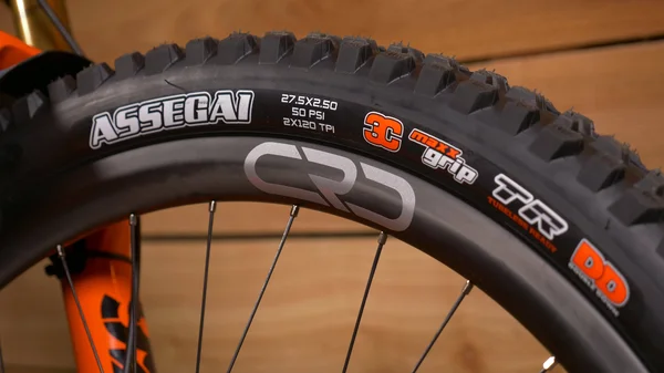 Maxxis Assegai Tire 27.5x2.6 Tubeless Folding 3C MaxxTerra EXO+ - Black