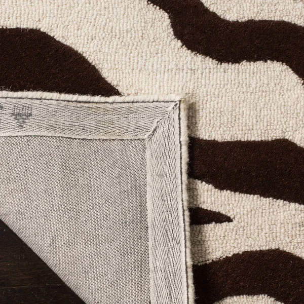 Safavieh Cambridge Ivory & Brown 4& x 6& Rug