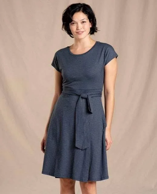 Cue Wrap Short Sleeve Dress - Auburn Daisy Chain Print - S by Toadu0026Co