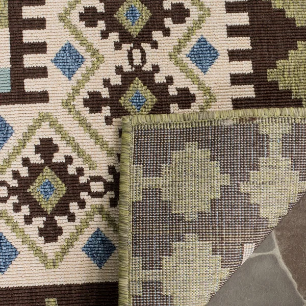 Safavieh Veranda Chocolate/Green 4 ft. x 5 ft. 7 in. Indoor/Outdoor Area Rug