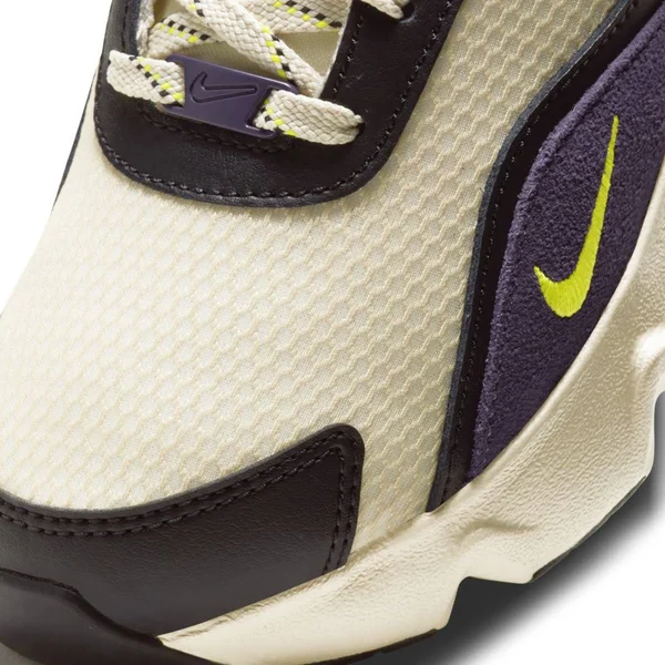 Nike RYZ 365 2 White Women's Shoes - Size: 8
