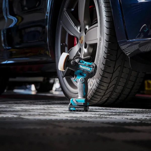 Makita VP01R1 12V Max CXT Lithium‐Ion Brushless 3x22 Polisher, 2x22 Sander Kit (2.0Ah)