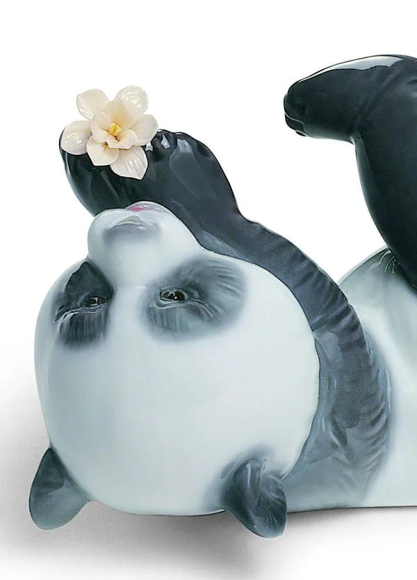 Lladro A Joyful Panda Porcelain Figurine - 5.12in x 2.76in