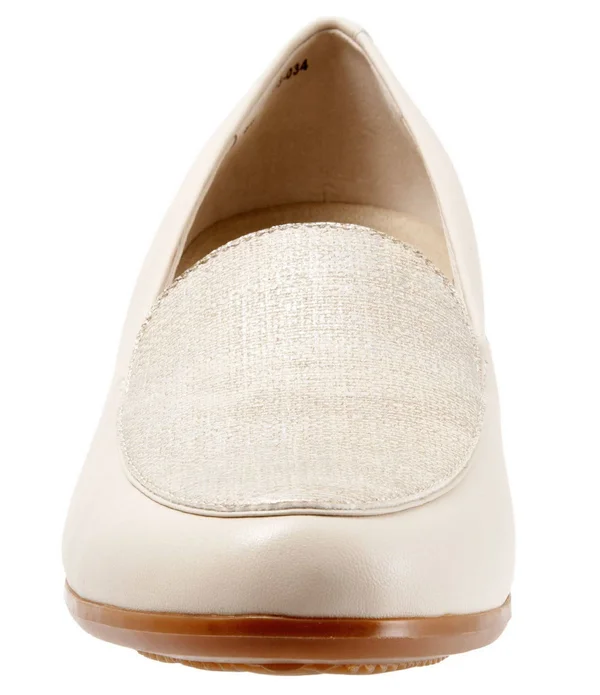 Trotters Women's Monarch, Nude Metallic Linen Size: 10 N