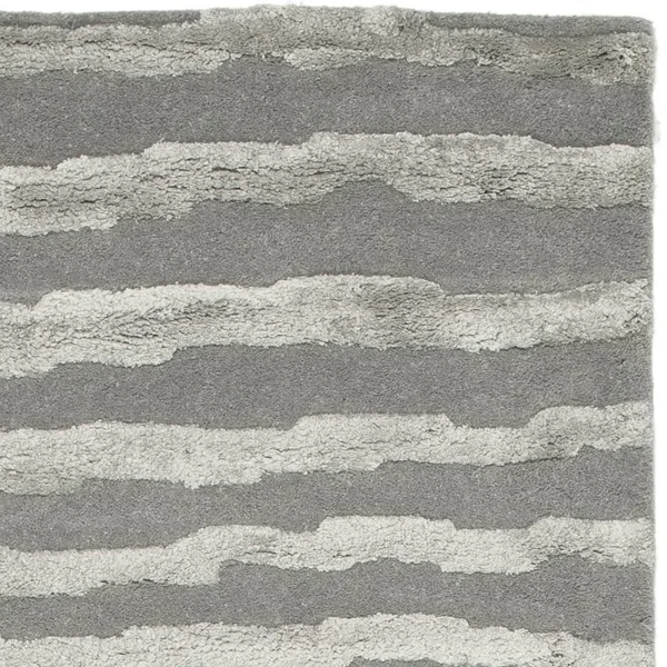 Safavieh Soho Rug SOH519A Grey, 3& 6x22 x 5& 6x22