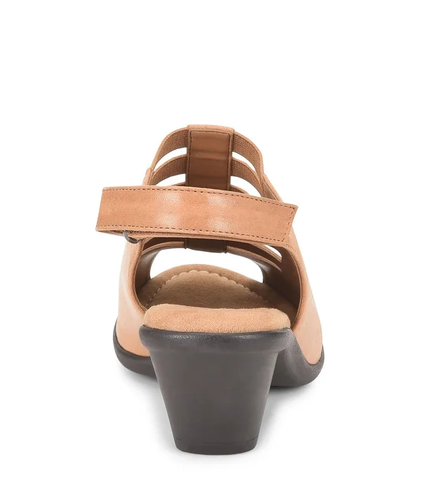 Women's Comfortiva Faye Desert Sand - in Size 7