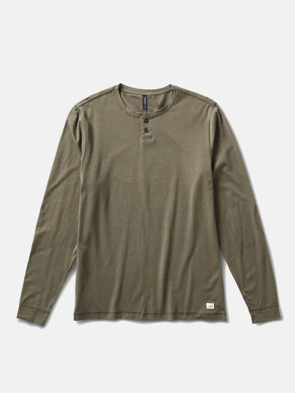 Vuori Men's Ever Henley