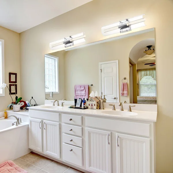 Globe Electric Aurora 2-Light Chrome LED Integrated Vanity Light with Acrylic Bubble Glass, 51521