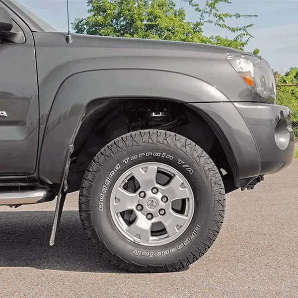 Rough Country 2in Toyota Leveling Lift Kit (05-19 Tacoma Red) 744RED