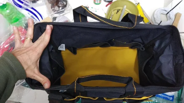 DeWalt Dg5543 16 in. 33 Pocket Tool Bag