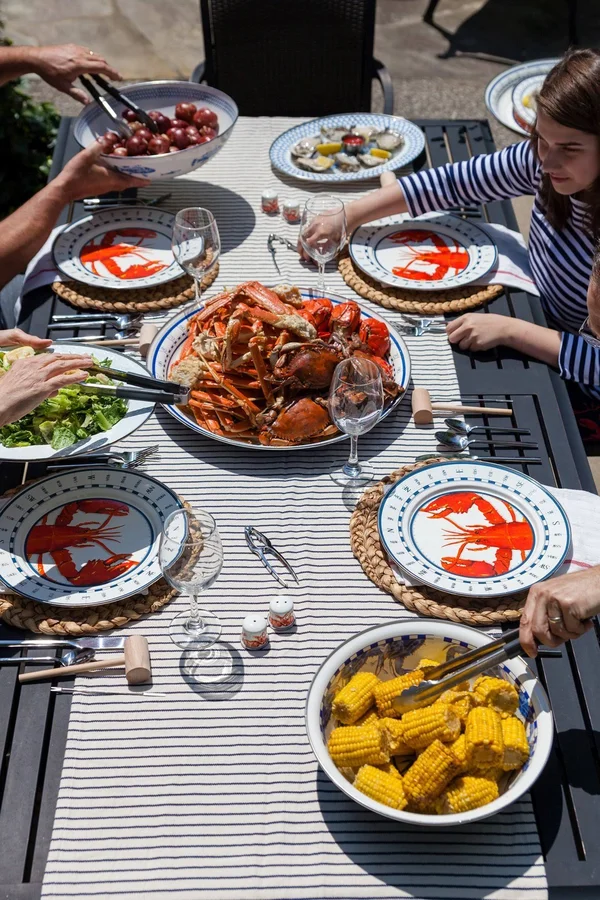 Golden Rabbit Enamelware - Set of 4 - Crab House Pattern - Grande Mugs