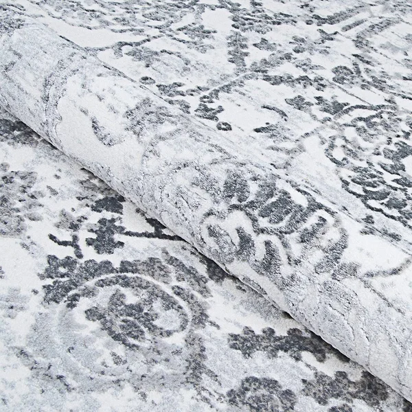 Couristan Calinda Marlowe 3&3x22 x 5&3x22 Chrome Area Rug