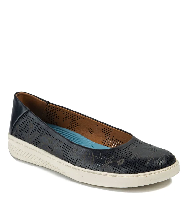 Baretraps Nadra Women's Flats Navy, Blue