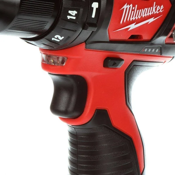 Milwaukee 2408-22 M12 3/8x22 Hammer Drill Driver Kit