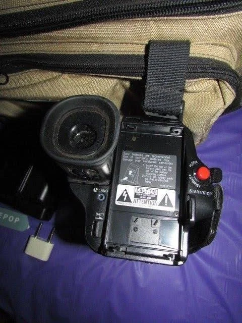 Sony Handycam CCD-TR94 - Camcorder - 12x optical zoom - Video8