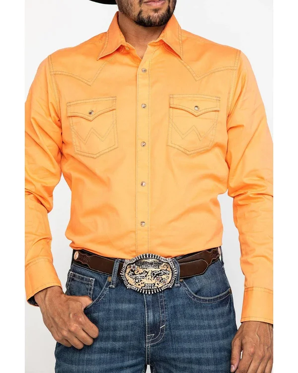 Wrangler Men's Retro Two Pocket Long Sleeve Snap Shirt