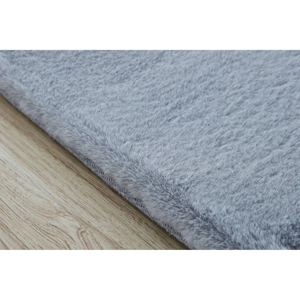 Amazing Rugs RSRGR1219-57 5 ft. 3 in. x 7 ft. 6 in. Lily Luxury Gray Chinchilla Faux Fur Rectangular Area Rug