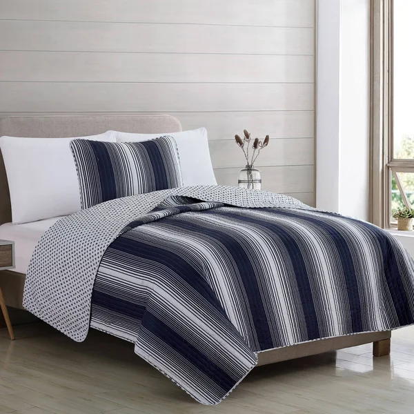 Great Bay Home Everette Ombre Striped Reversible Quilt Set - Twin - Navy
