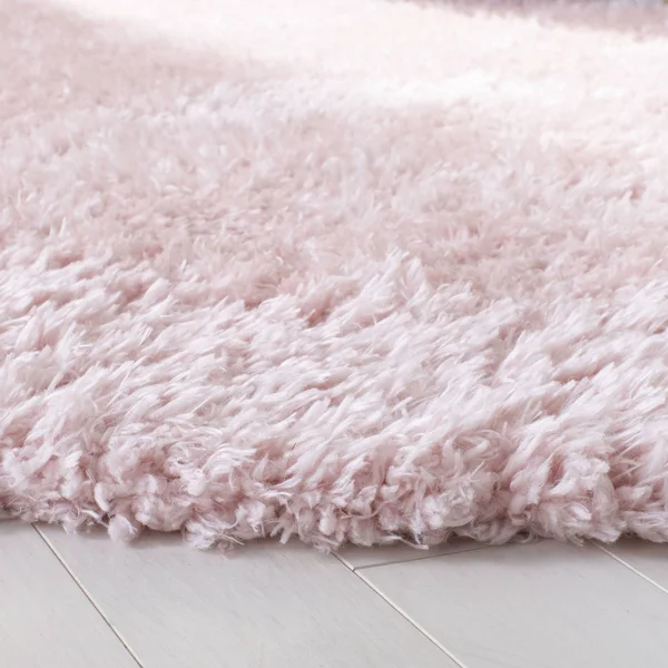 Safavieh Madrid 9& x 12& Shag Rug in Blush