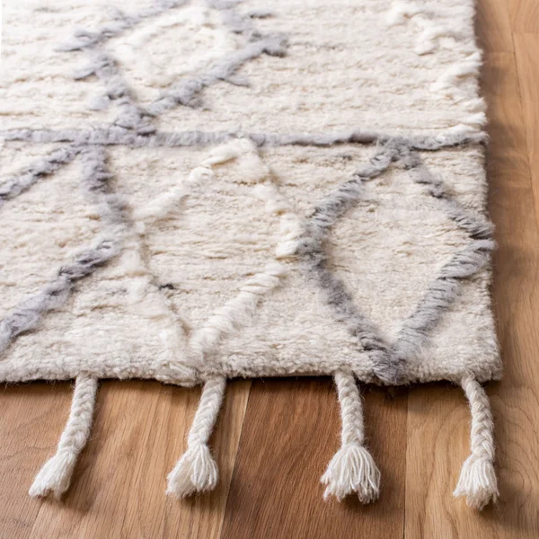 Safavieh Casablanca Rug Collection CSB453A - Ivory, Grey - 6& x 6& Square