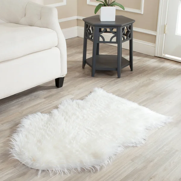 Safavieh Faux Sheep Skin Ivory 2&-6x22 x 10& Rug