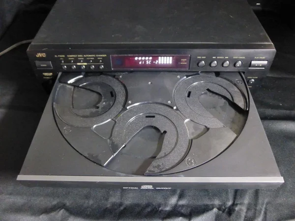 JVC XL-FZ258BK 5 CD Compact Disc Carousel Changer/Player