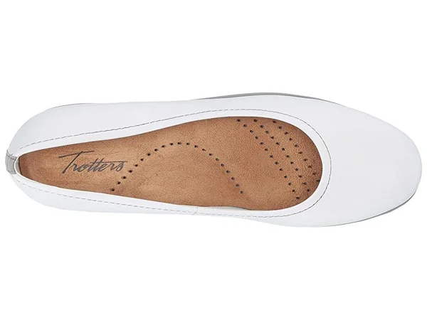 Women's Trotters Darcey Flat - White - Size 11
