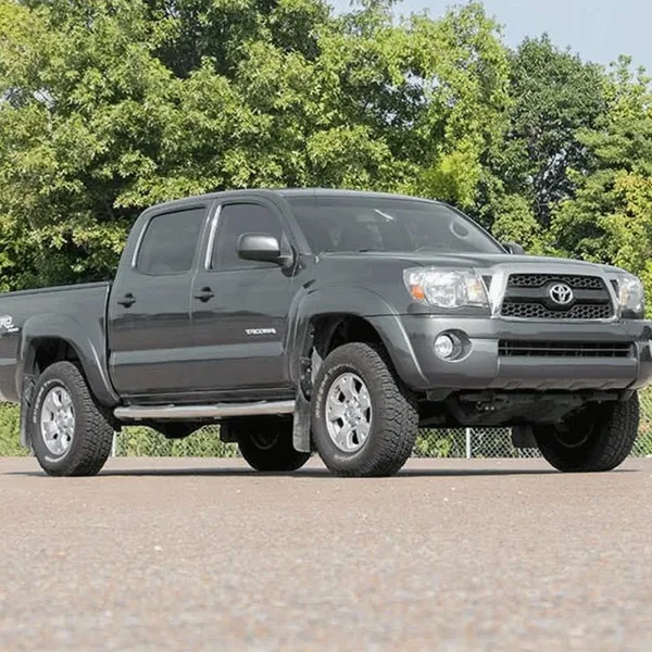 Rough Country 2in Toyota Leveling Lift Kit (05-19 Tacoma Red) 744RED