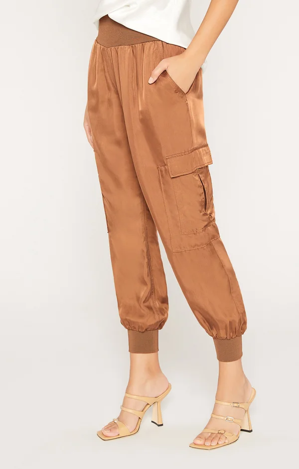 Cinq A Sept Tous Les jours Giles Satin Jogger Pants - Red, Women's, S