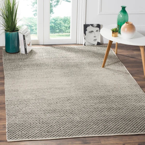 Safavieh Montauk Black/Ivory 8 ft. x 10 ft. Area Rug