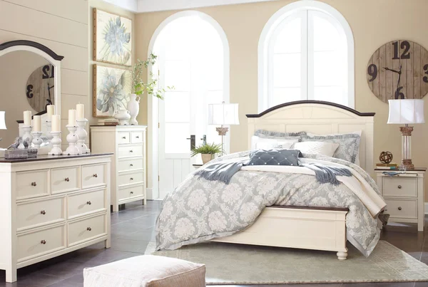 Ashley Woodanville King Panel Bed in white/brown