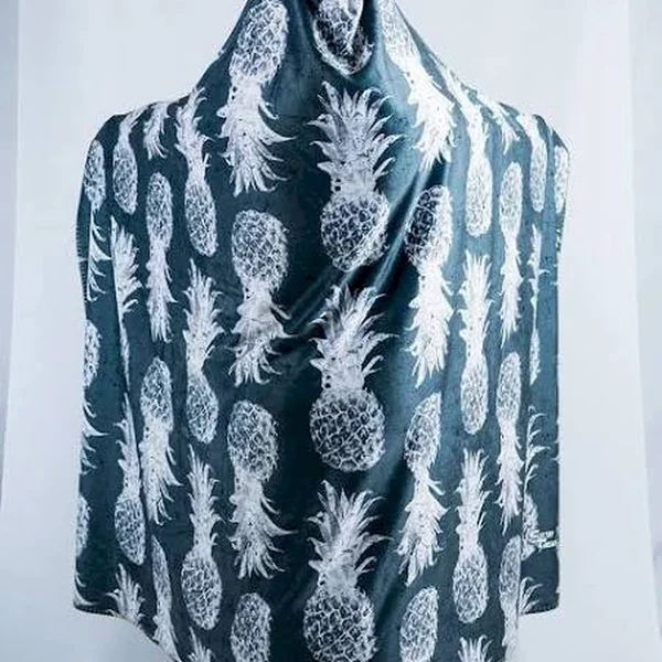 and White Pineapple Hooded Blanket Youth 50x60x22, Micro Fleece