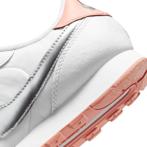 Nike MD Valiant Big Kids& Shoes in White, Size: 7Y, CN8558-101