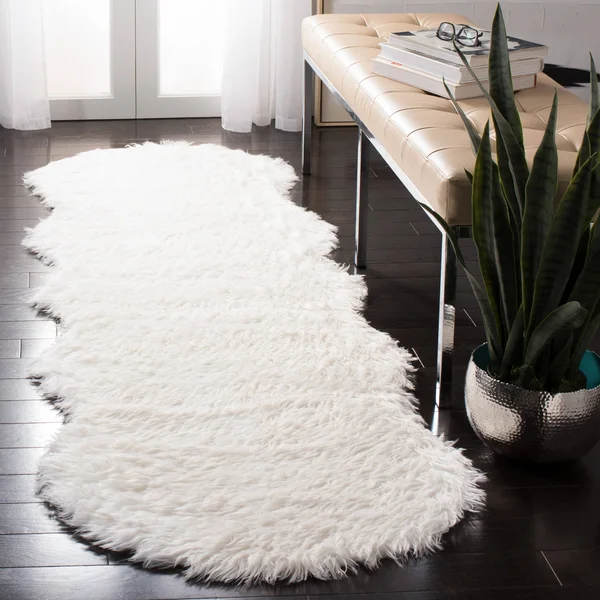 Safavieh Faux Sheep Skin Ivory 2&-6x22 x 10& Rug