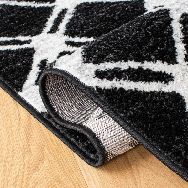 4& x 6& Rectangular Area Rug - Black, Safavieh