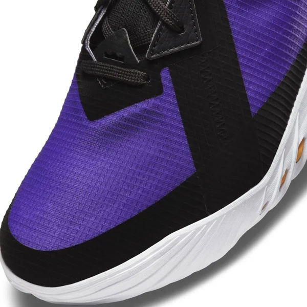 Nike Lebron 18 Low Basketball Shoes in Black - Size: 3.5, CV7562-003
