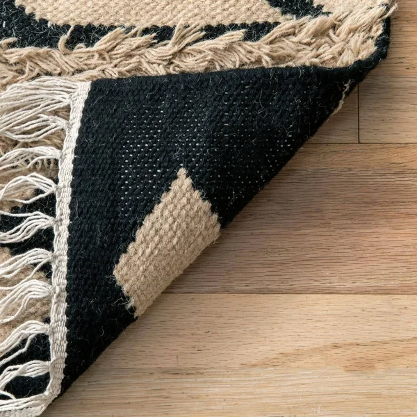 nuLOOM Keily Shaggy Geometric Stripes Area Rug (5& x 8& - Tan)