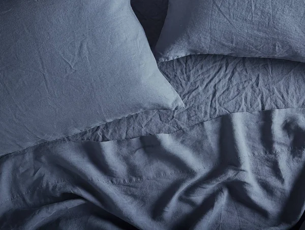 Coyuchi - Organic Relaxed Linen Fitted Sheet Cal King Harbor Blue