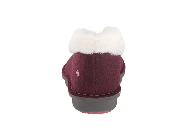 Clarks Women's Step Flow Low Fur Lined Slipper, Size: 7, Maroon Felt