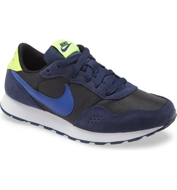 Nike MD Valiant Big Kids& Shoes in Grey - Size: 4Y, CN8558-003