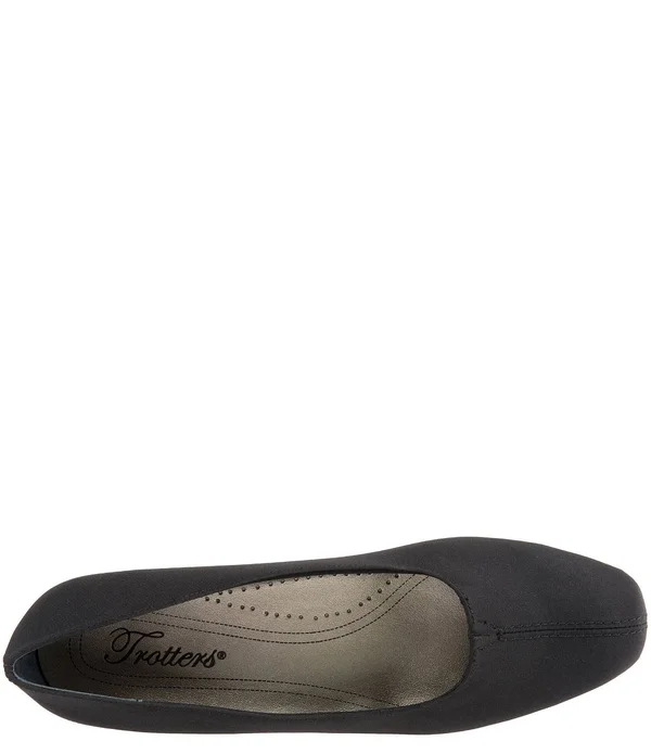 Trotters Doris Pumps - Women's, Black Micro, Size: 8.5
