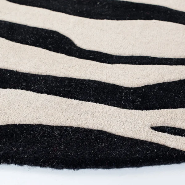Safavieh Soho SOH784A 3&6x22 x 5&6x22 Beige - Black Area Rug
