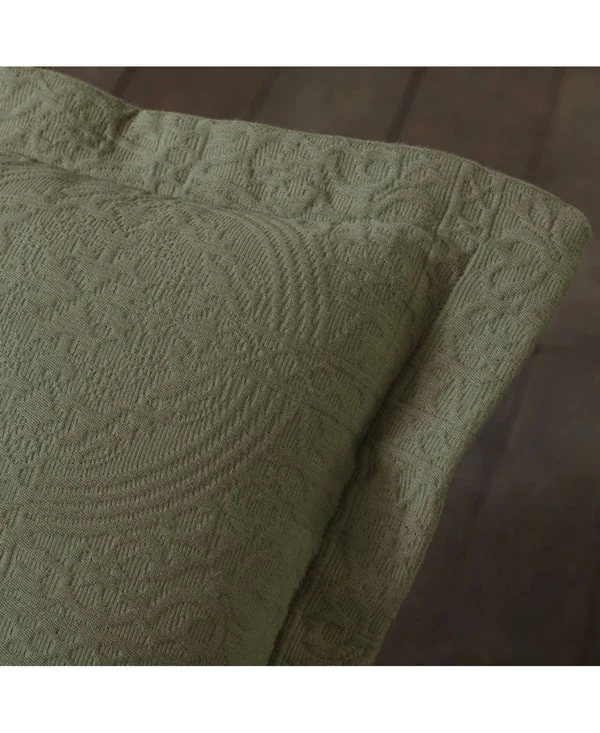 Superior 100% Premium Cotton Oversized Medallion Pattern All-Season Bedspread King Black