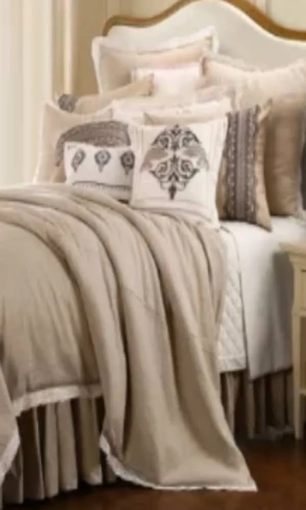 HiEnd Accents 4-Piece Charlotte Comforter Set - King