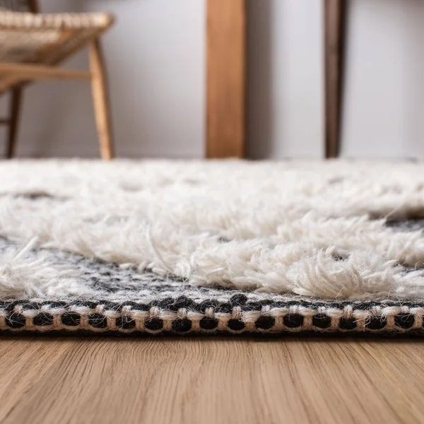 Safavieh Kenya Rug Collection KNY331Z - Black, Ivory - 4& x 6&