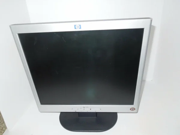 HP L1702 - 17x22 LCD Monitor